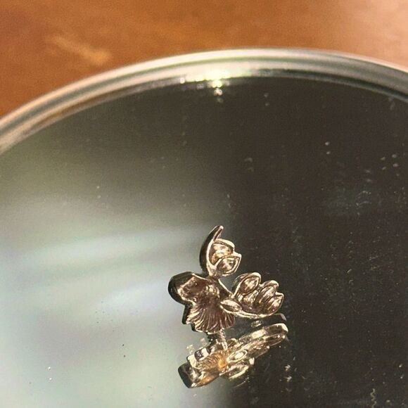 Vintage Silver tone moose head screw back lapel pin - Picture 2 of 4